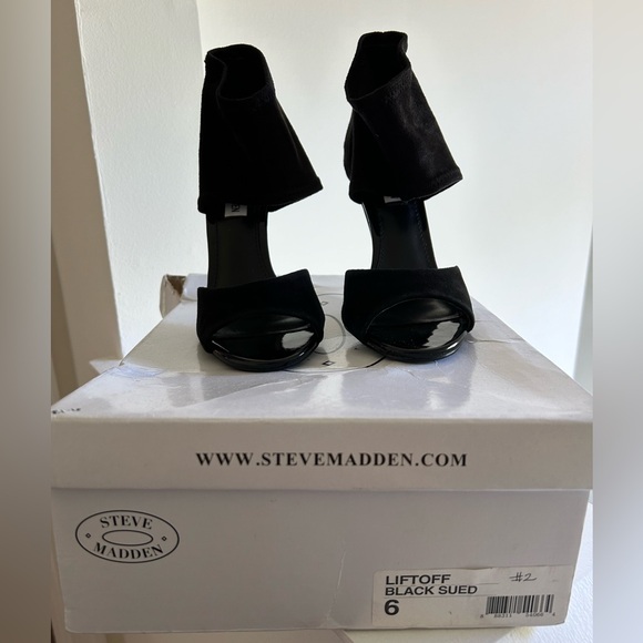 Steve Madden - size 6, Lift Off Heel in Black Suede - Picture 3 of 5